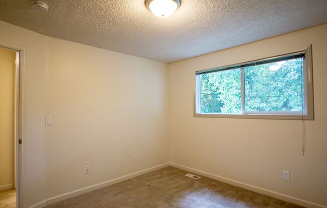 2 beds, 1.5 baths, $1,595, Unit 29