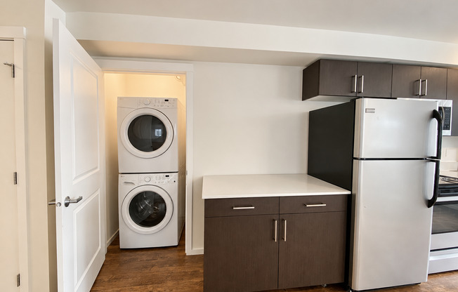 1 bed, 1 bath, 600 sqft, $2,395, Unit 2407-A