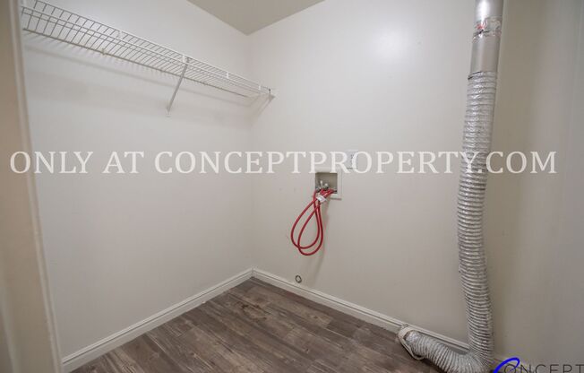 3 beds, 2 baths, 1,350 sqft, $1,899, Unit 4060