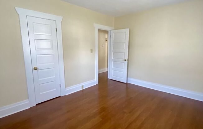 2 beds, 1 bath, $1,895