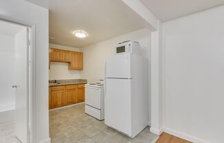 Studio, 1 bath, 300 sqft, $1,300, Unit 3