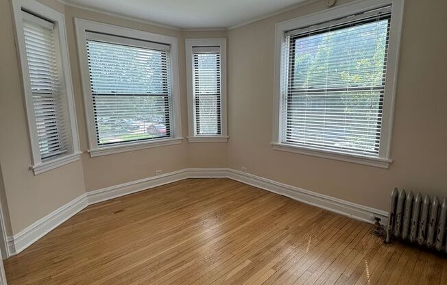 3 beds, 2 baths, 1,235 sqft, $2,595, Unit 617-1A