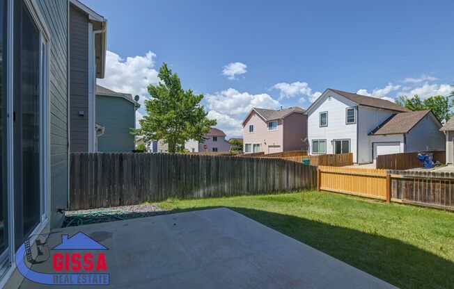 Cute home with engineered hardwood flooring throughout is available now!