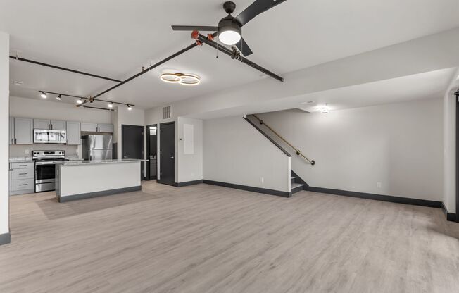 2 beds, 2.5 baths, 1,320 sqft, $2,365, Unit 192