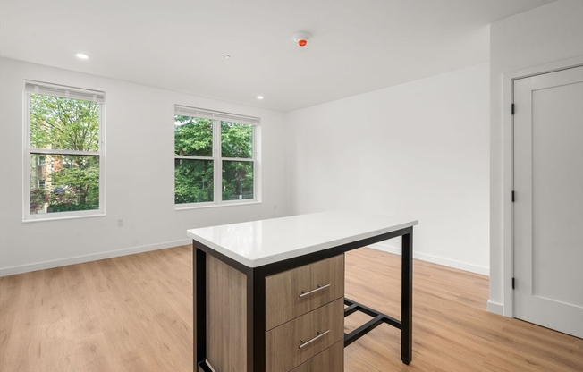 Studio, 1 bath, 469 sqft, $2,950, Unit 306