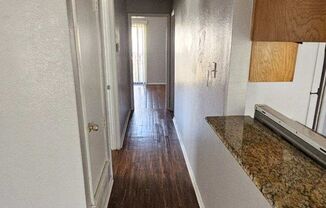 2 beds, 1 bath, 800 sqft, $1,300, Unit C