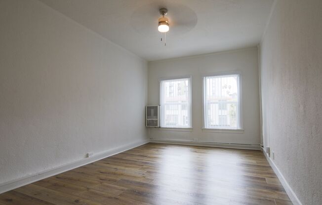 1 bed, 1 bath, 550 sqft, $1,725, Unit 302
