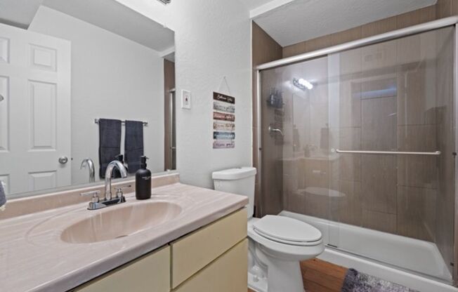 2 beds, 1 bath, 850 sqft, $1,750, Unit 12