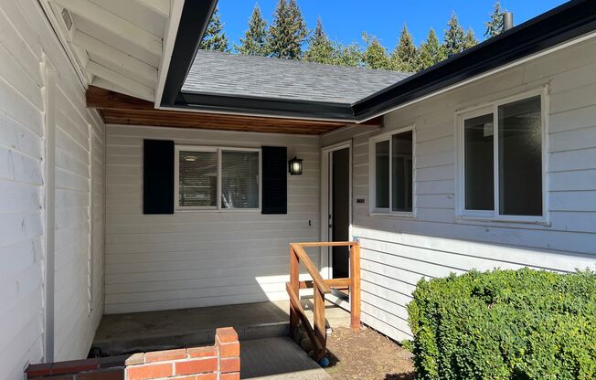 REMODELED Single Level Home on HUGE 1/4 Acre Lot for Rent - 14520 NE 74th St