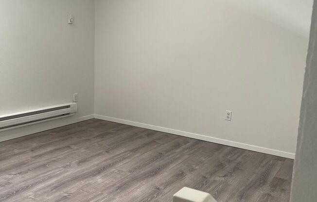 2 beds, 1 bath, 700 sqft, $1,350, Unit 201
