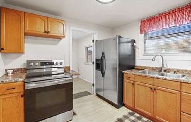 3 Bed 1 Bath Single Family Home on Spokanes North Side!