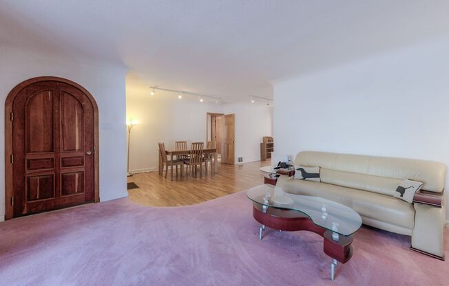 Architectural West Boulder Gem for Rent – Sunlit Solarium, Sauna & Mountain Views