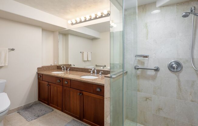 2 beds, 2 baths, $4,200, Unit # 4202