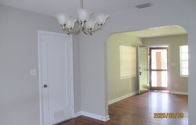 Renovated 3/1 off 103rd St
