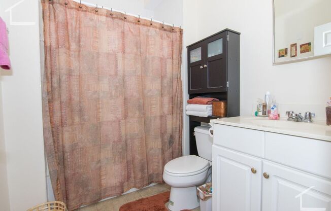 3 beds, 2 baths, $4,200, Unit 3