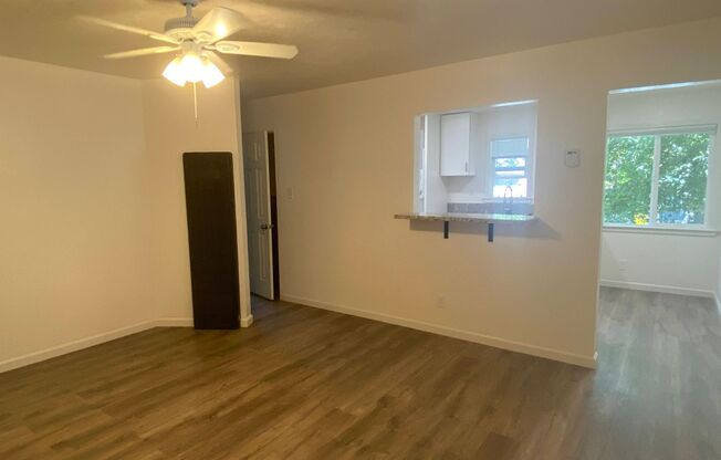 2 beds, 1 bath, 900 sqft, $1,750, Unit 4