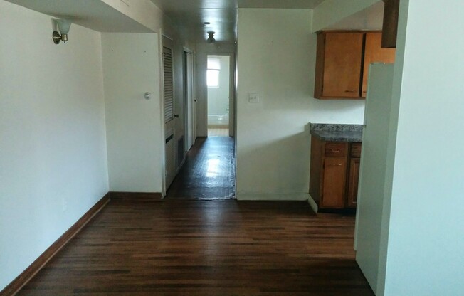 2 beds, 1 bath, 800 sqft, $899, Unit Apt. 08