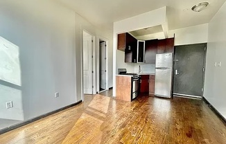 2 beds, 1 bath, $2,500, Unit 5-D