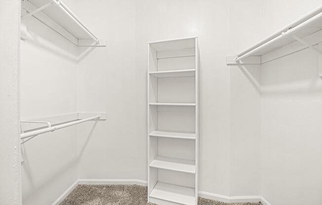 1 bed, 1.5 baths, 925 sqft, $1,405