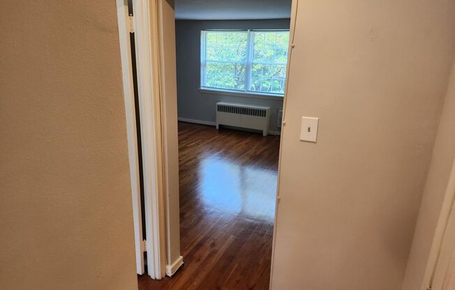 1 bed, 1 bath, 663 sqft, $1,995, Unit D-05