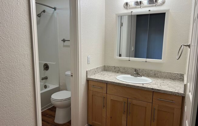 1 bed, 1 bath, 480 sqft, $2,310, Unit 92