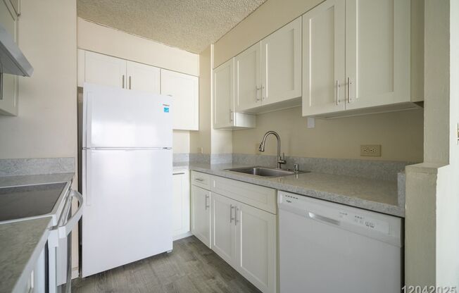 2 beds, 2 baths, $2,700, Unit #1403