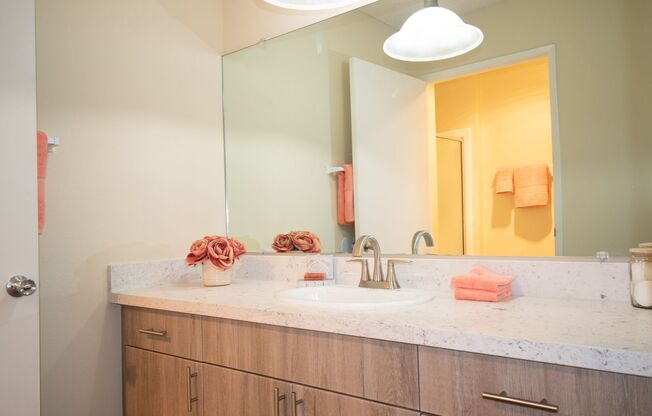 2 beds, 2 baths, 975 sqft, $2,900, Unit C-13