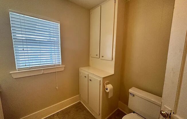 2 beds, 1 bath, 750 sqft, $1,150