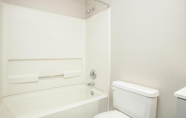 3 beds, 2.5 baths, 1,196 sqft, $1,450