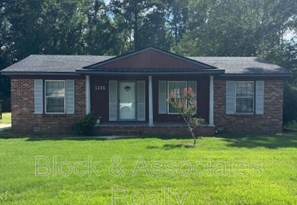 1236 BEVERLY DR