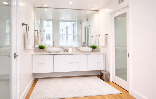 1 bed, 1 bath, 555 sqft, $2,450, Unit 315