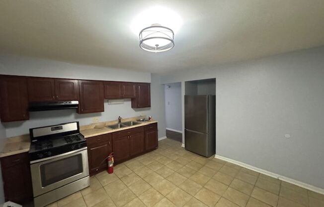 339 Yates Ave, Calumet City, IL 60409