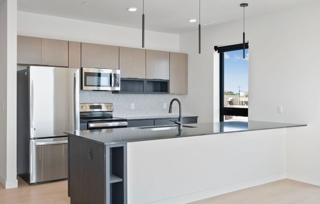 2 beds, 2 baths, 966 sqft, $2,450, Unit 321