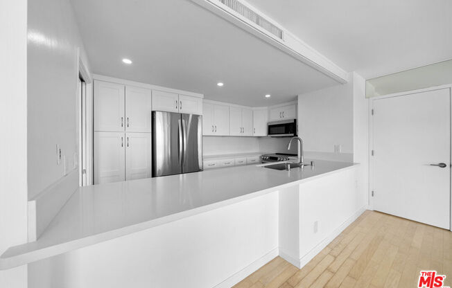 2 beds, 2 baths, 1,080 sqft, $6,300, Unit 808