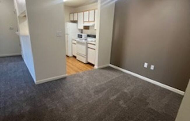 2 beds, 2 baths, 1,080 sqft, $1,209, Unit 40