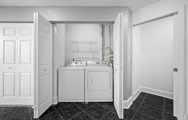 Studio, 1 bath, 1,000 sqft, $1,900, Unit 308