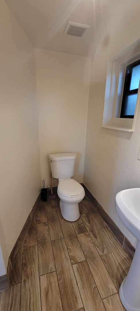 1 bed, 1 bath, $900