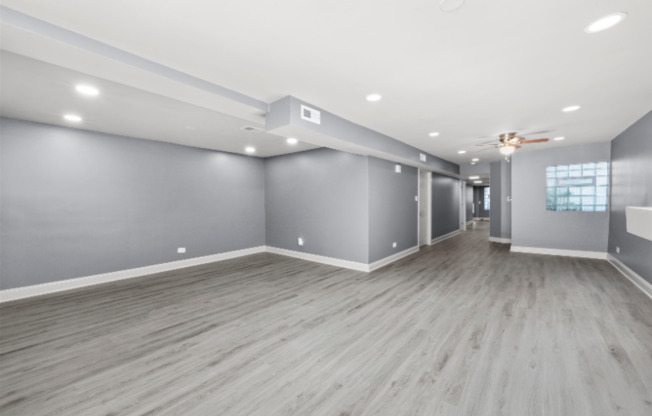 4829 S SAINT LAWRENCE AVE