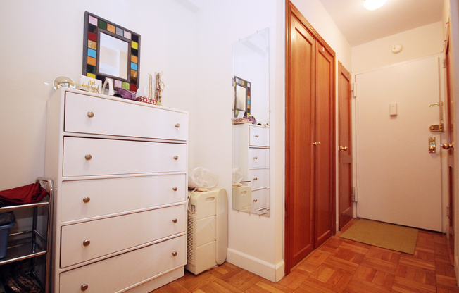 460 E 79 ST