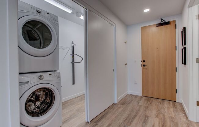 1 bed, 1 bath, 661 sqft, $1,695, Unit 307