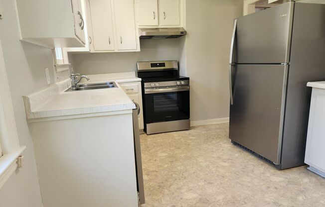 3 beds, 1 bath, $1,700