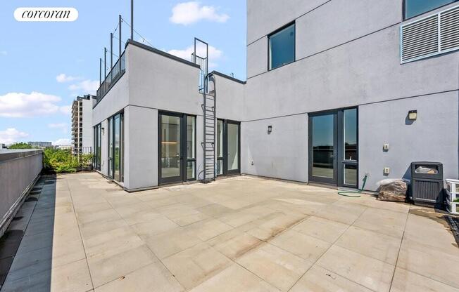 323 LENOX RD
