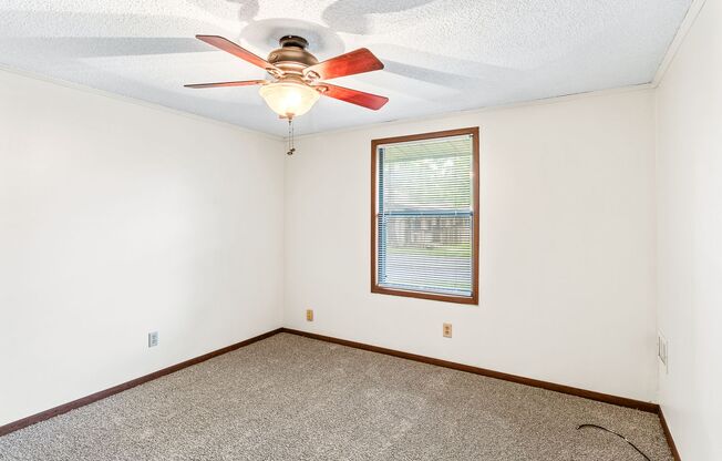 2 beds, 1 bath, 900 sqft, $1,019, Unit 143