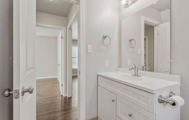 2 beds, 1 bath, 750 sqft, $1,050, Unit 1221-9