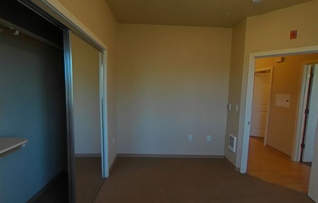 3 beds, 2 baths, 967 sqft, $2,400, Unit 403