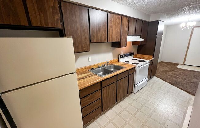 1 bed, 1 bath, $995, Unit 5208-A