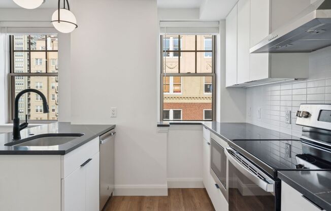 1 bed, 1 bath, 764 sqft, $3,335, Unit 902