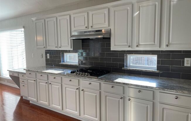 637 Cedarwood Dr