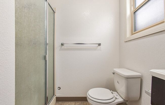 1 bed, 1 bath, $1,700, Unit 935 Central Ave #D - LU