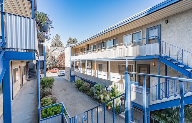 Twin Courts - Mid Century Gem in the Heart of Ballard - **Offering One Month Free on Current Vacancies!**